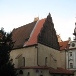 одна із найстаріших в Європі ​Старонова синагога (1270 р),